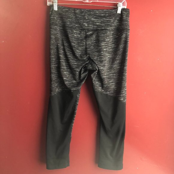 90 Degree by Reflex 3/4 Length Leggings - Picture 2 of 7